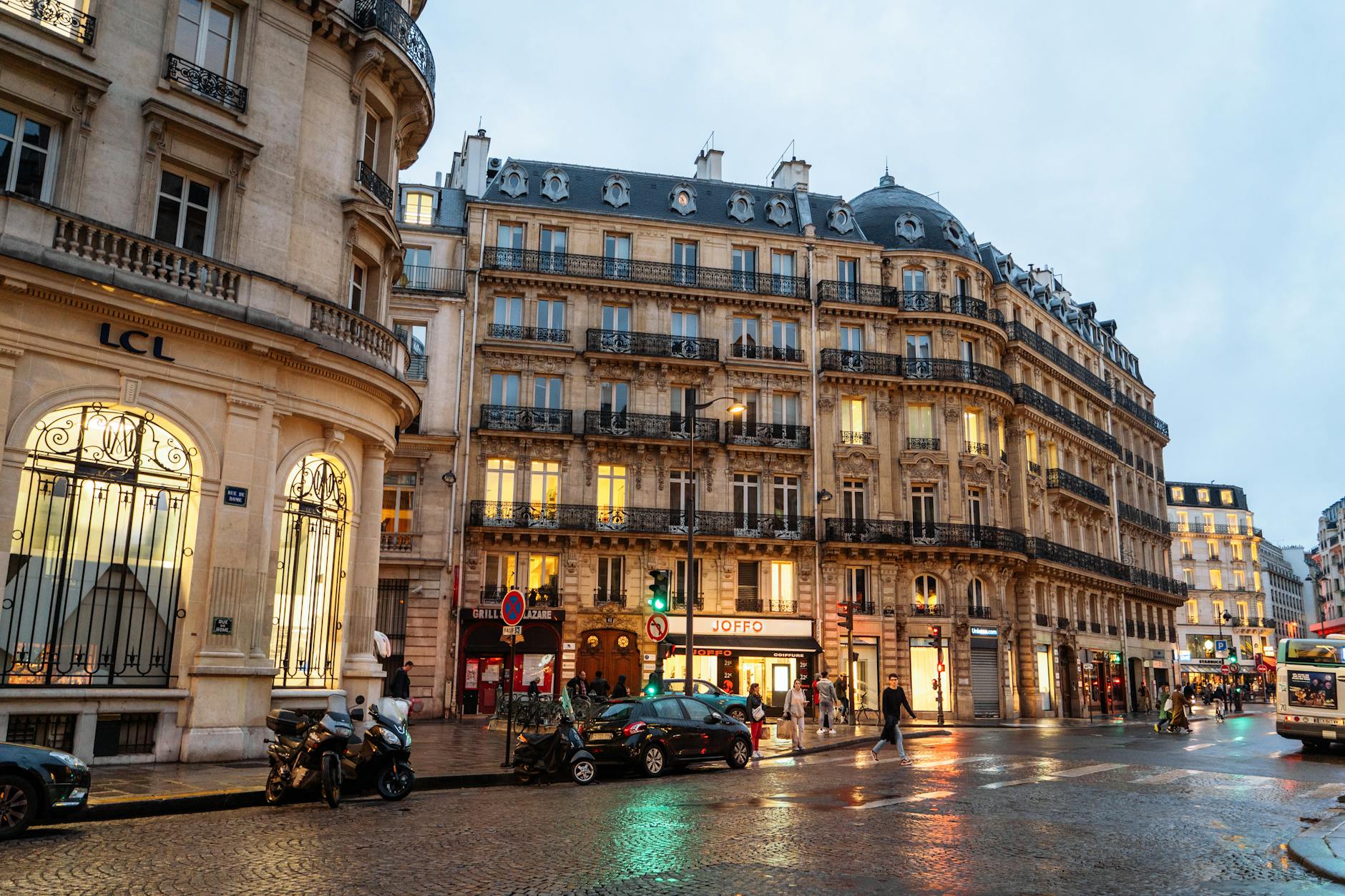 Paris to Dubai Privately